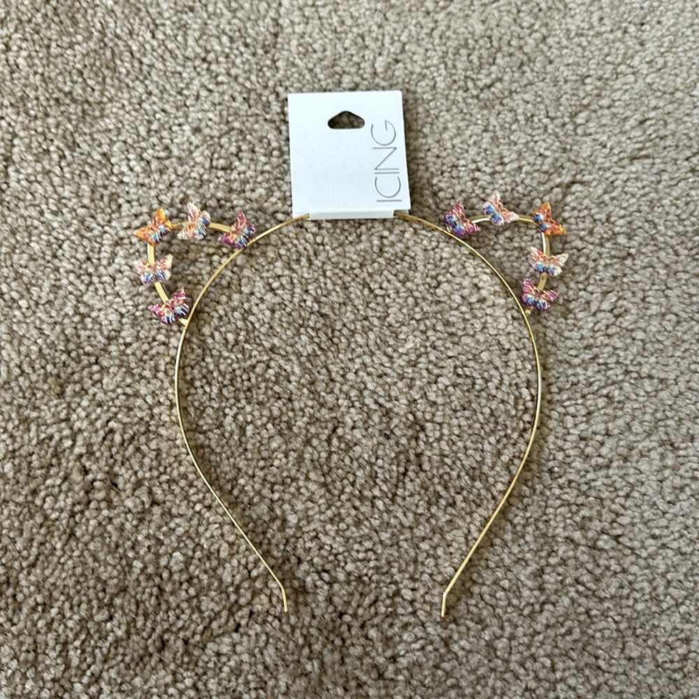 A cute headband in the brand icing